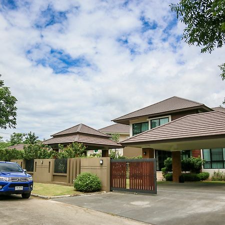 Moin 1617 Luxury Double-Pool Villa Чиангмай Экстерьер фото