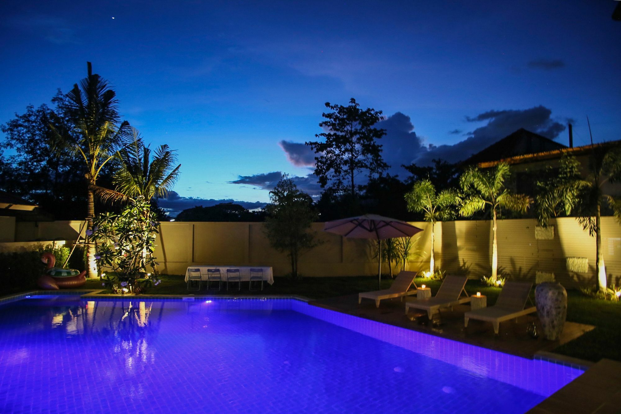 Moin 1617 Luxury Double-Pool Villa Чиангмай Экстерьер фото