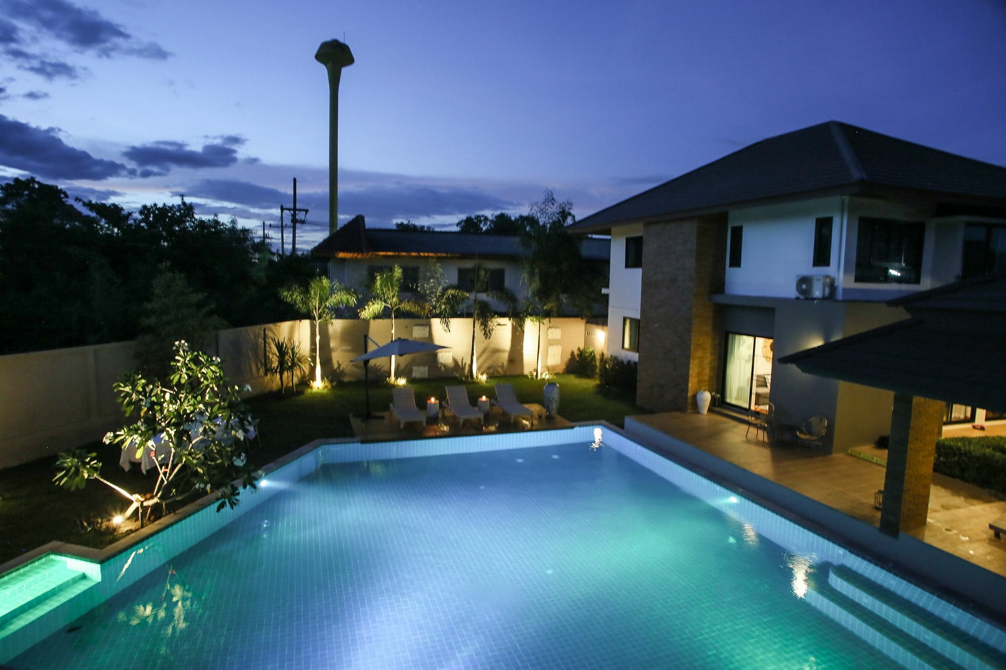 Moin 1617 Luxury Double-Pool Villa Чиангмай Экстерьер фото